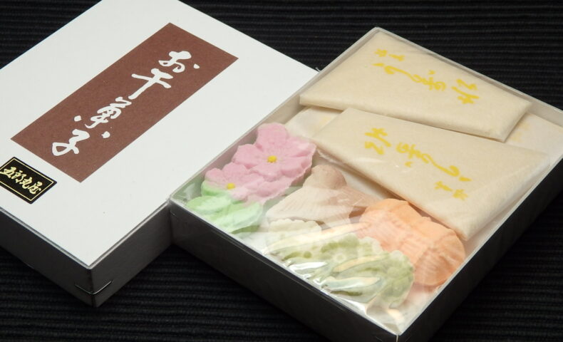 薄氷本舗 五郎丸屋の薄氷とモナカフロランタン