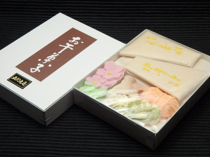 薄氷本舗 五郎丸屋の薄氷とモナカフロランタン