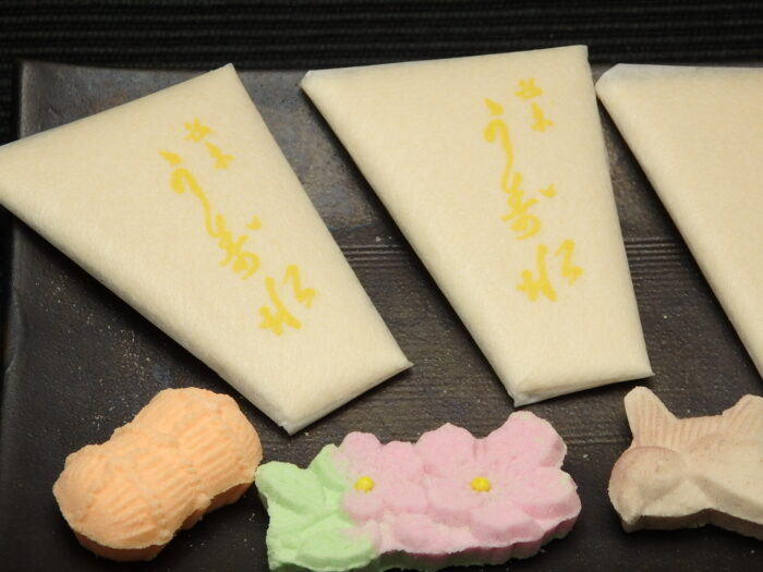 薄氷本舗 五郎丸屋の薄氷とモナカフロランタン