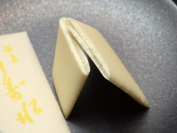 薄氷本舗 五郎丸屋の薄氷とモナカフロランタン