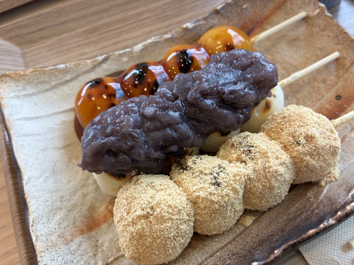 【名古屋】亀屋芳広「あずき茶屋」の焼きたて団子が絶品！長久手店で味わう極上の和スイーツ体験記