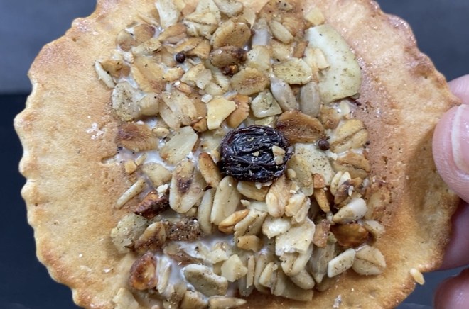井之廣製菓舗 野草入りグラノーラ味噌煎餅(ホワイトチョコ)